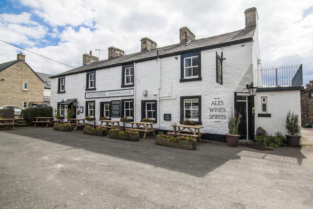 Craven Heifer Hotel Ингълтън Екстериор снимка